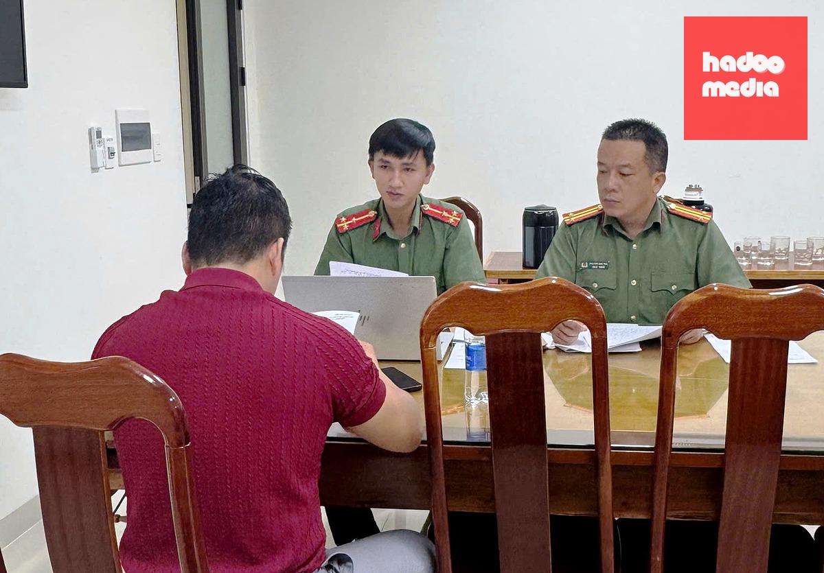 N.M.T. làm việc với cơ quan chức năng - Ảnh: Công an Quảng Ngãi