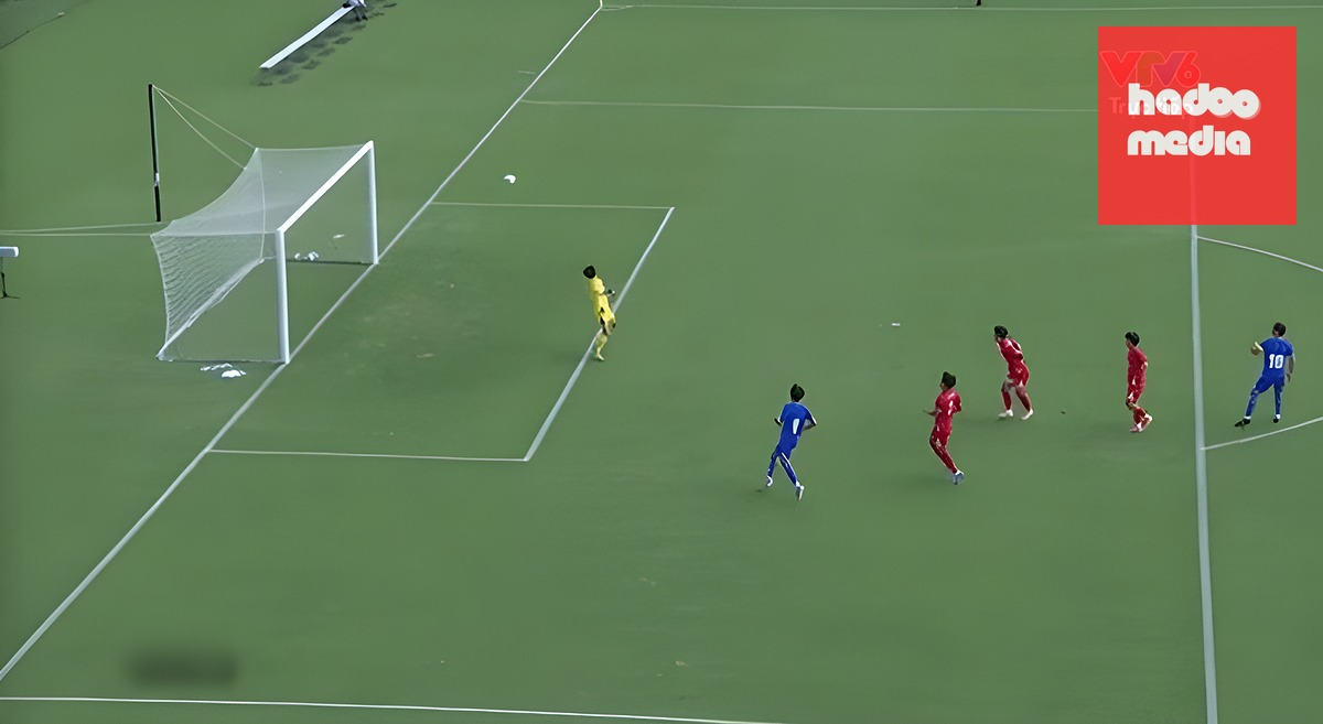U23 Uzbekistan mở tỷ số sau tình huống dứt điểm đẳng cấp của Urinboev. Ảnh: Chụp màn hình VTV6