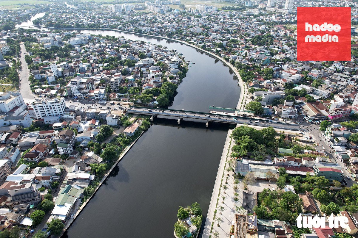 Cầu Vỹ Dạ ở trung tâm thành phố Huế được yêu cầu phải hoàn thành trước Tết Nguyên đán 2027 - Ảnh: NHẬT LINH