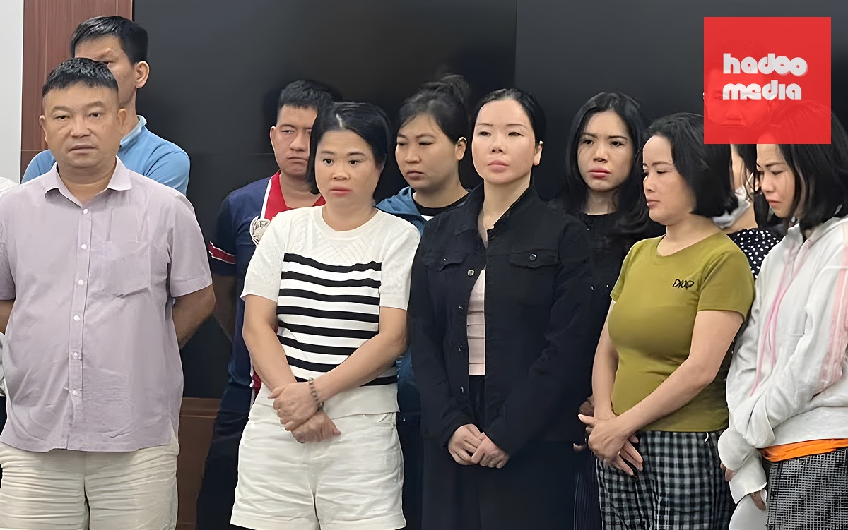 8 cán bộ bị khởi tố vì nhận hối lộ để bỏ qua công trình xây dựng trái phép ở Đà Nẵng: Khai trừ khỏi Đảng 7 người - Ảnh 2.
