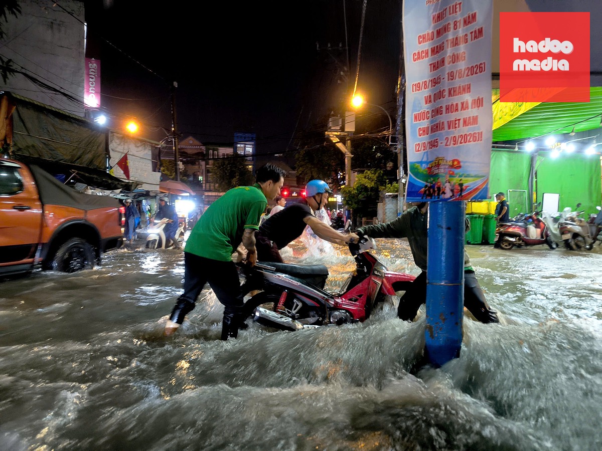 Dự báo thời tiết Nam Bộ còn mưa lớn - Ảnh: CHÂU TUẤN