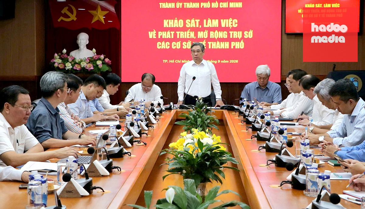 Ủy viên Trung ương Đảng, Phó bí thư Thành ủy TP.HCM, Chủ tịch Ủy ban Mặt trận Tổ quốc Việt Nam TP.HCM Nguyễn Phước Lộc phát biểu tại buổi làm việc sáng 24-9 - Ảnh: THU HIẾN