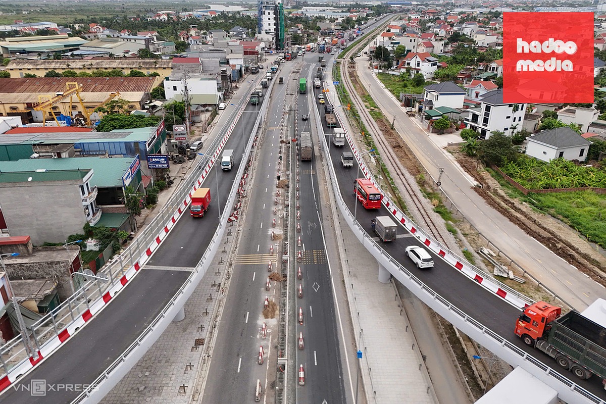 Quốc lộ 5, tuyến kết nối chính giữa hai trung tâm đô thị phía Đông và Tây của TP Hải Phòng đang quá tải. Ảnh: Lê Tân