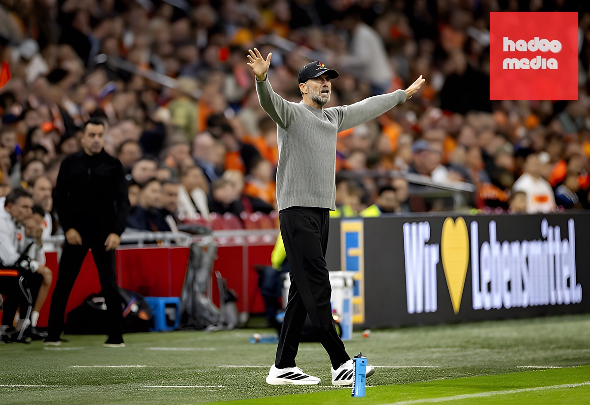 Klopp vẫn tỏ ra nhiệt huyết bên ngoài đường biên. Ảnh: EPA.