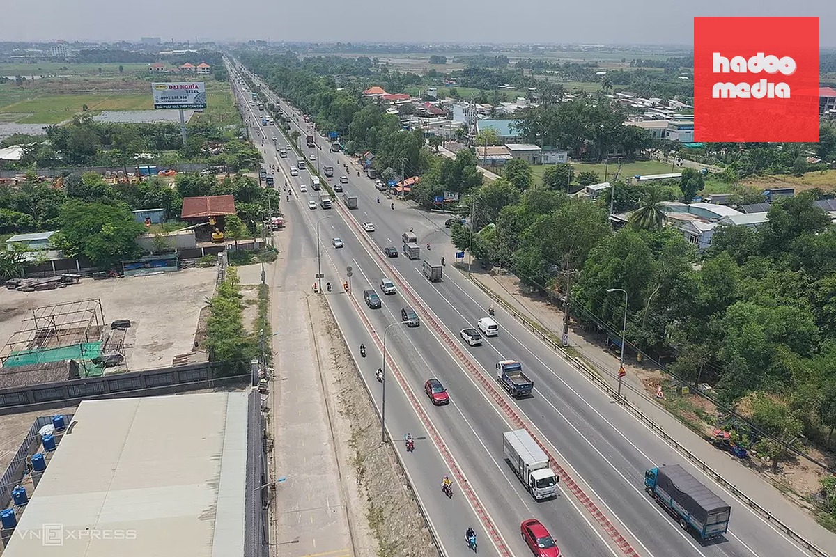 Quốc lộ 22 ở cửa ngõ tây bắc TP HCM, nơi tuyến metro số 2 được quy hoạch chạy dọc theo. Ảnh: Quỳnh Trần
