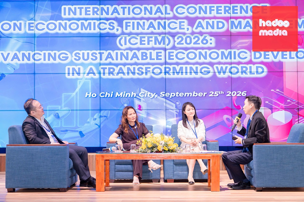 Phiên trao đổi tại Hội thảo khoa học quốc tế về kinh tế, tài chính và quản trị (ICEFM) 2026, diễn ra tại TP.HCM ngày 25-9 - Ảnh: BTC
