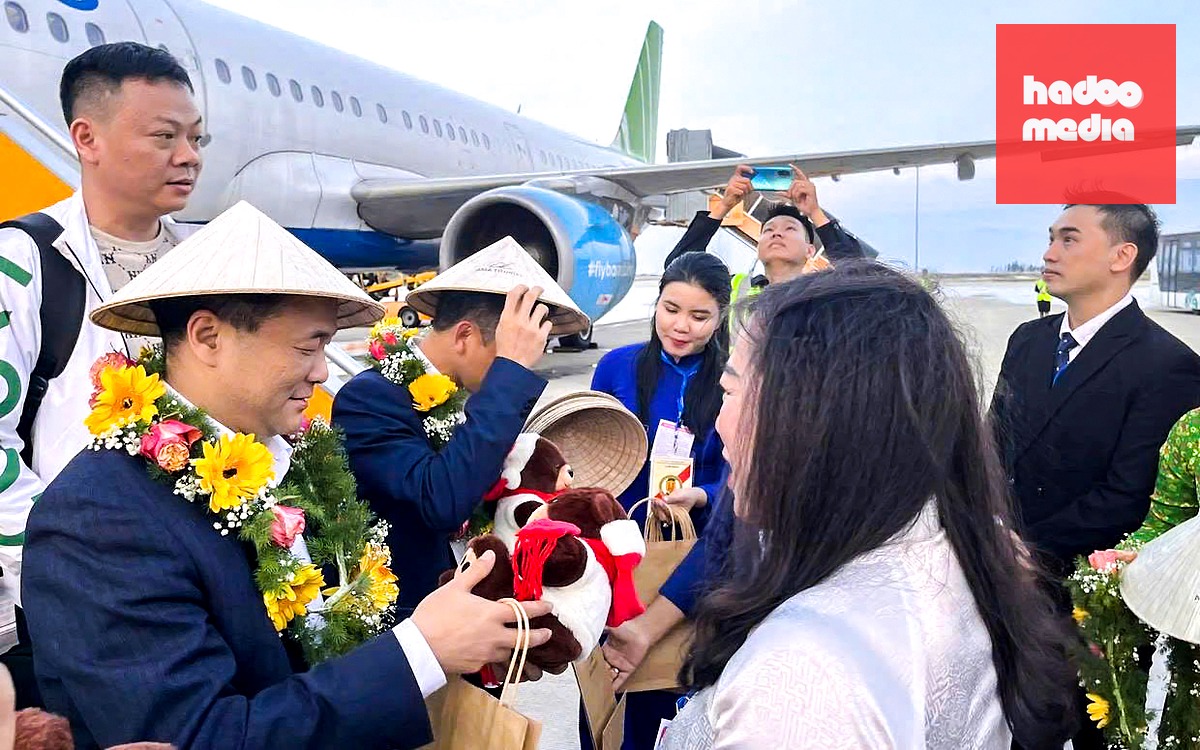 Thị trường khách trọng điểm của du lịch Việt Nam gồm Trung Quốc, Hàn Quốc... Ảnh du khách Trung Quốc đến Việt Nam - Ảnh: TIẾN THẮNG