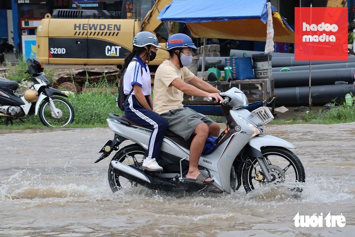 Hình ảnh triều cường ở mức báo động 3, gây ngập nhiều nơi ở Cần Thơ - Ảnh 4.