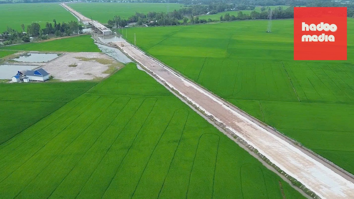 Đường Hồ Chí Minh đoạn Rạch Sỏi - Bến Nhứt, Gò Quao - Vĩnh Thuận, đoạn qua Gò Quao. Ảnh: An Phú