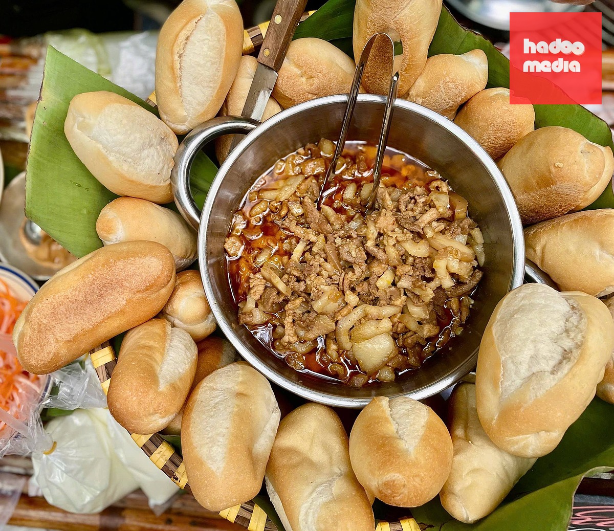 Ủy ban Thường vụ Quốc hội đã cho ý kiến về dự Luật An toàn thực phẩm sửa đổi, trong đó có đề xuất sàn giao đồ ăn liên đới bồi thường khi vi phạm an toàn thực phẩm - Ảnh minh họa