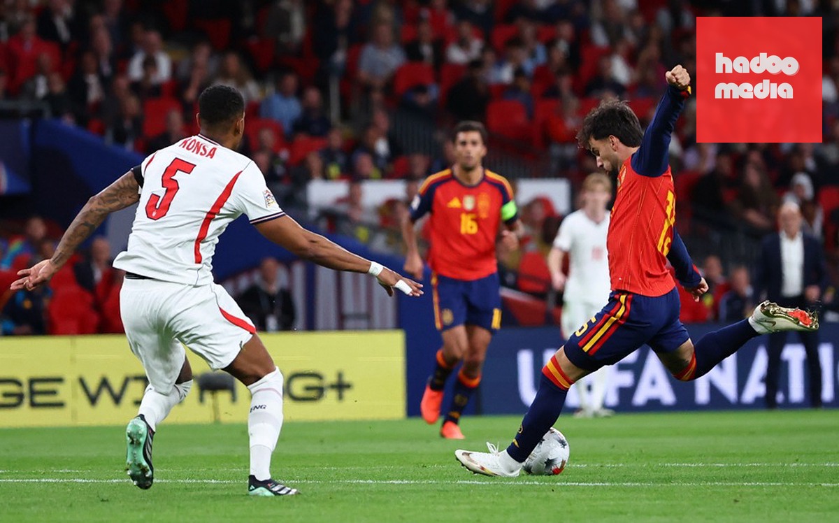 Alex Baena ghi bàn cho La Roja. Ảnh: EPA.