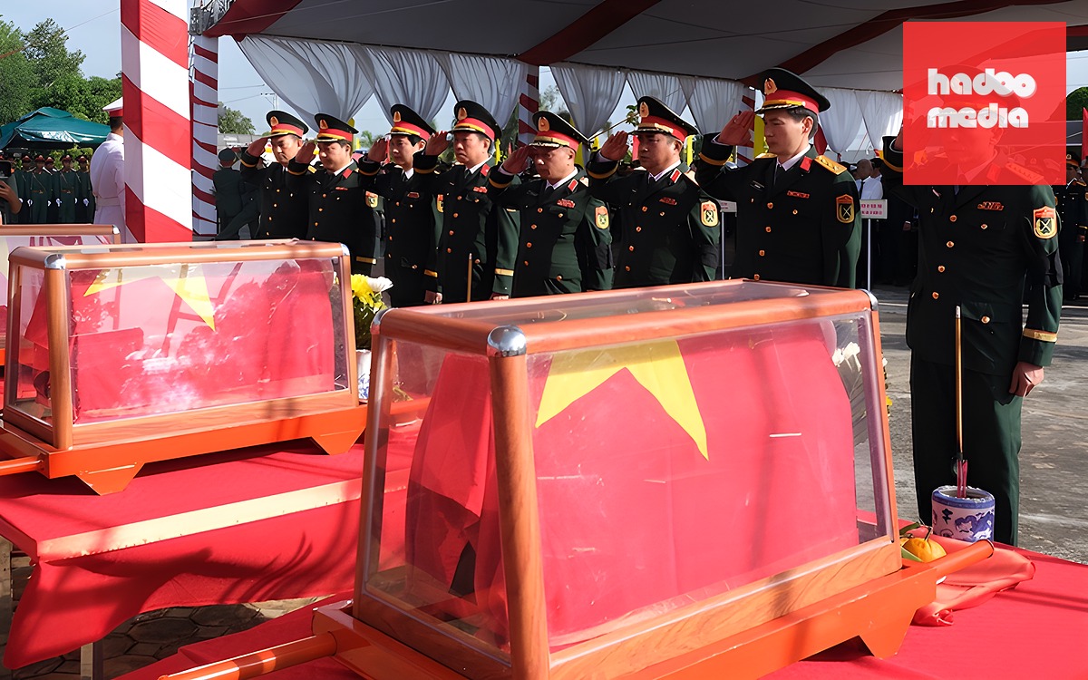 TP Cần Thơ khai quật lấy mẫu hài cốt liệt sĩ tại Nghĩa trang xã Nhu Gia - Ảnh 2.