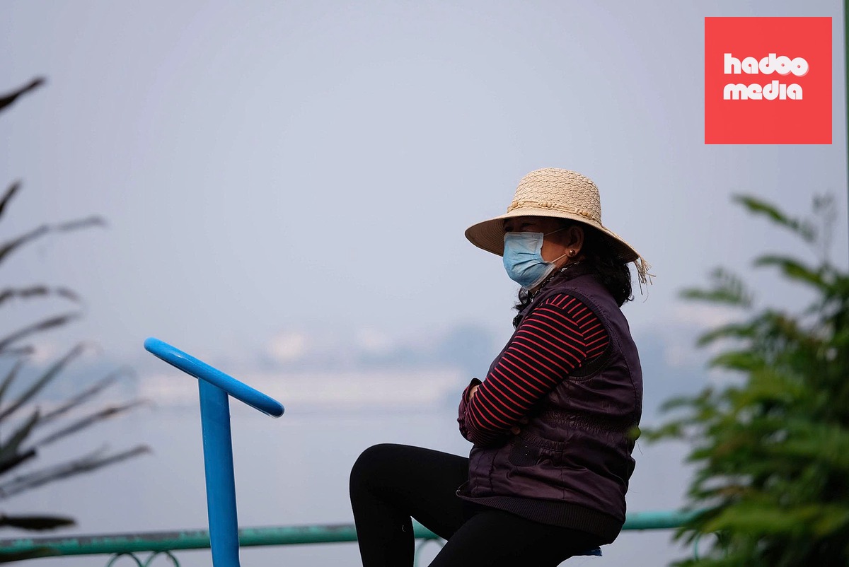 Ô nhiễm không khí có thể khiến người cao tuổi có nguy cơ nhập viện do các bệnh tim mạch và hô hấp - Ảnh: NAM TRẦN
