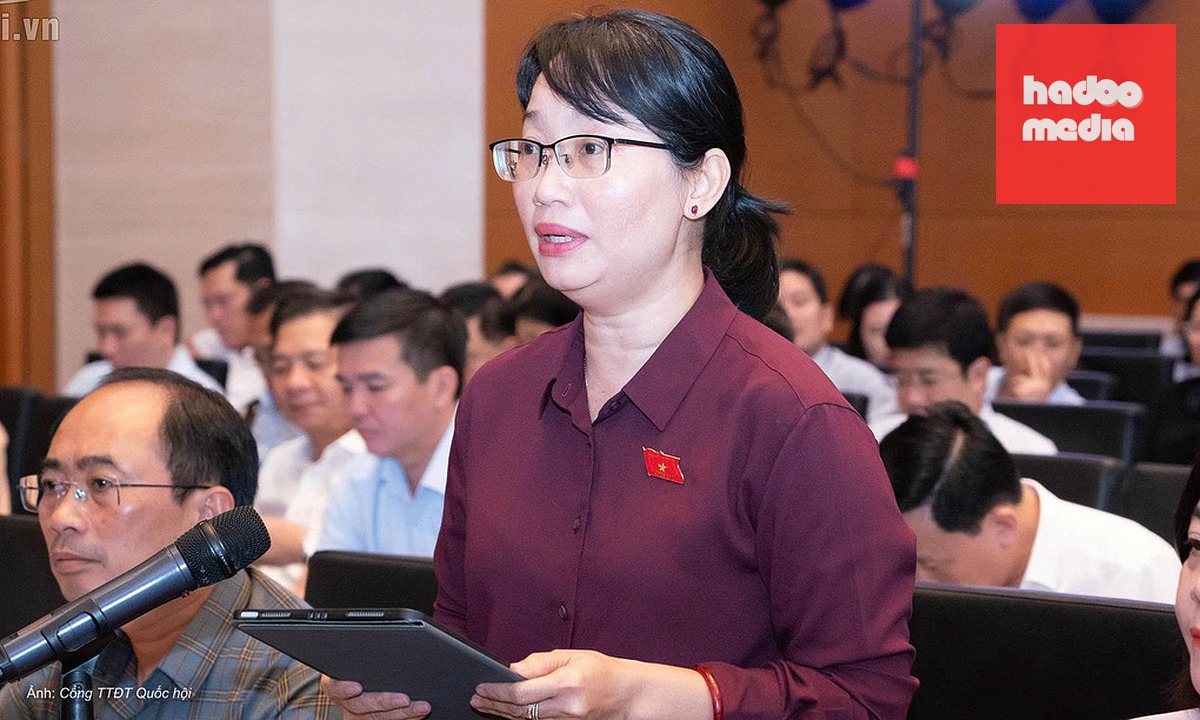 Phó đoàn đại biểu Quốc hội TP HCM Trần Thị Diệu Thúy phát biểu tại hội nghị chiều 29/9. Ảnh: Cổng TTĐT Quốc hội