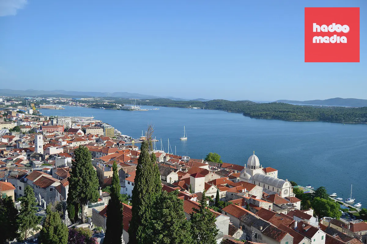 Krásný pohled na Šibenik se naskýtá z pevnosti sv. Michaela.