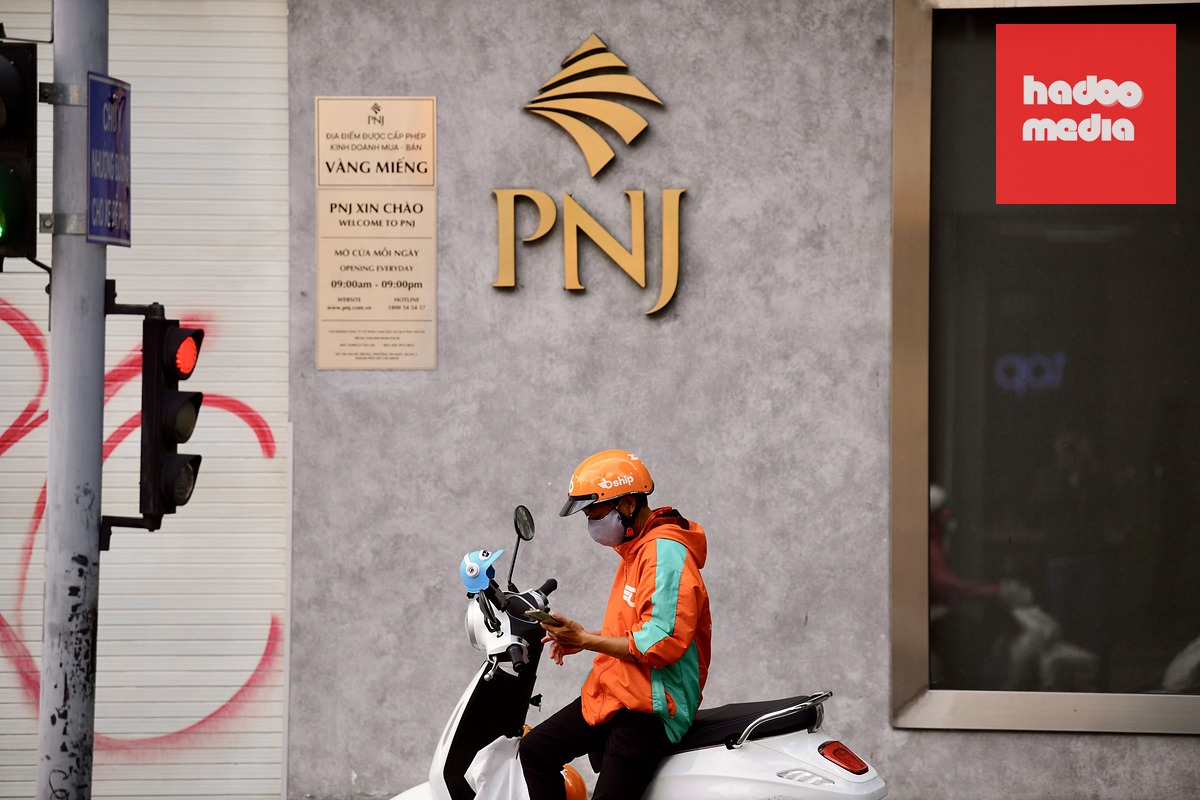 PNJ muốn phát hành lượng cổ phiếu lớn hơn số cổ phiếu đang lưu hành - Ảnh: QUANG ĐỊNH