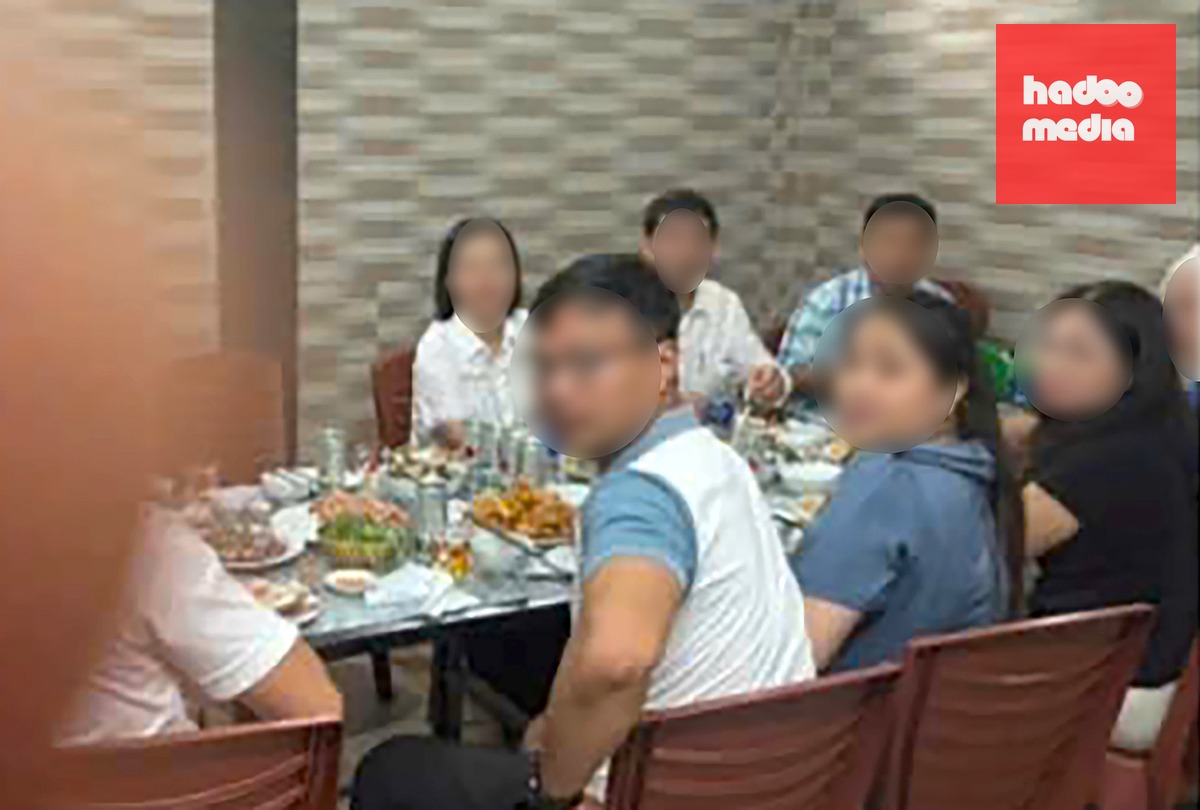 Hình ảnh người dân phản ánh cán bộ có mặt ở quán ăn trong giờ hành chính