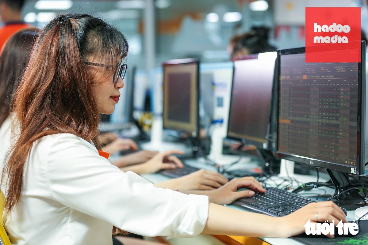 Chuyên gia nhấn mạnh để thu hút nhân tài, vấn đề thu nhập thôi là chưa đủ - Ảnh: D.P.