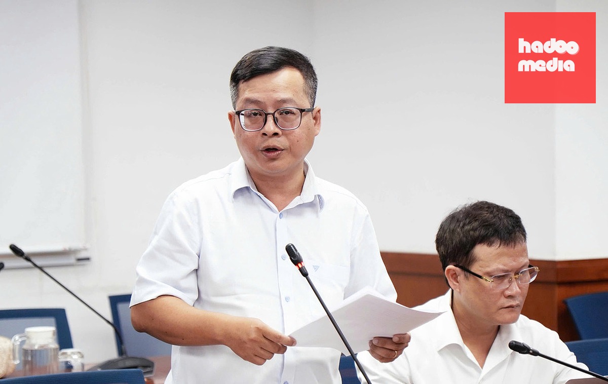 Ông Trần Thanh Thảo, Phó chánh Văn phòng Liên đoàn Lao động TP HCM, tại họp báo kinh tế-xã hội, chiều 1/10. Ảnh: An Phương