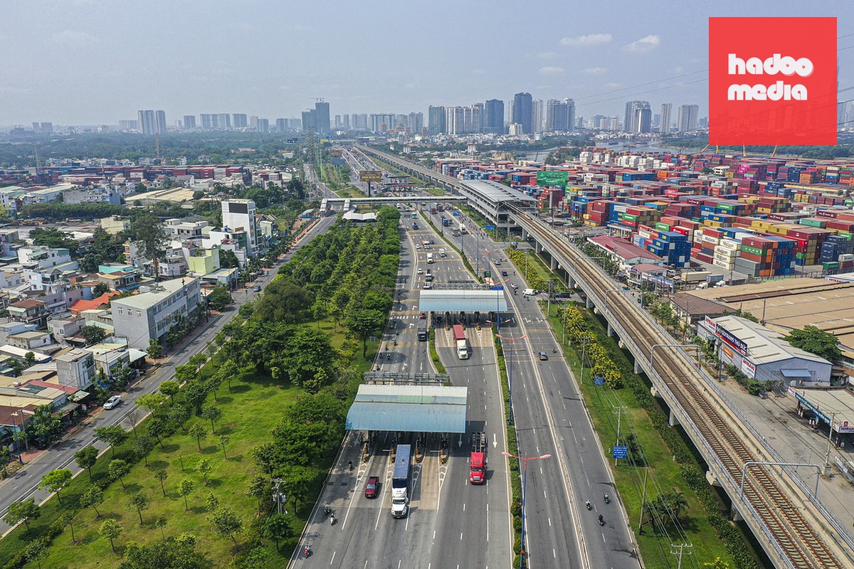 Một góc xa lộ Hà Nội - Ảnh: TRÍ ĐỨC