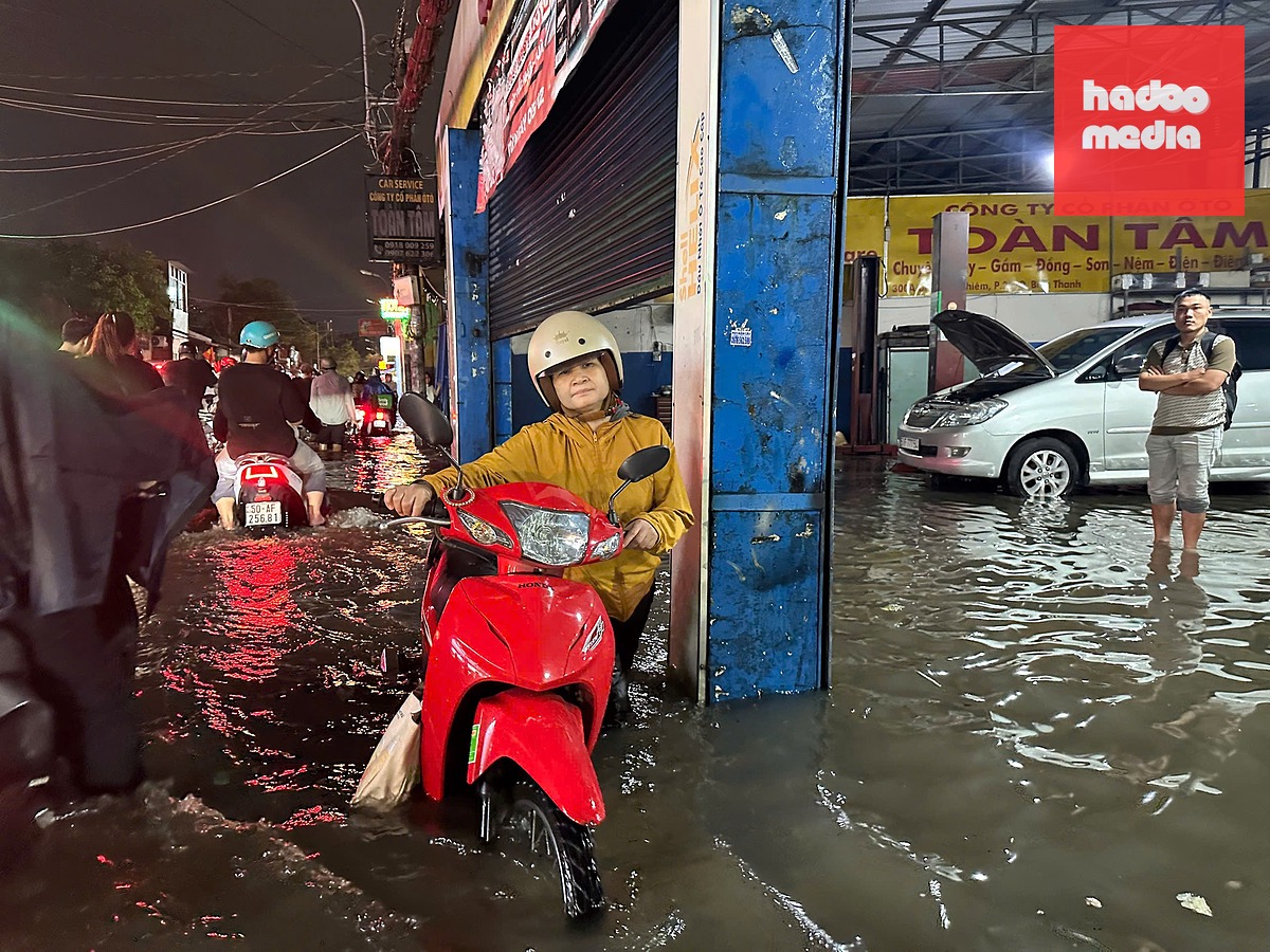Hôm nay 2-10, thời tiết các tỉnh phía Nam còn mưa, đề phòng ngập - Ảnh: CAM LY