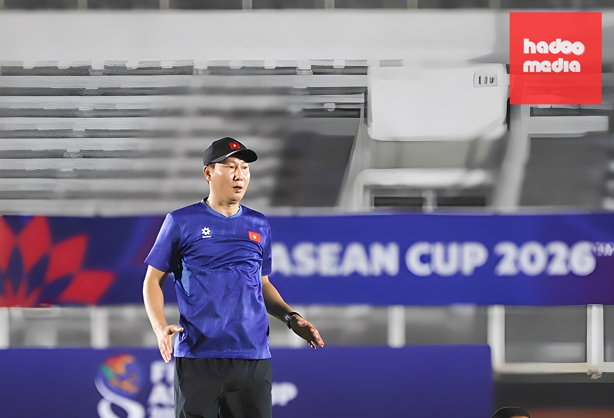 HLV Kim Sang-sik cần trao cơ hội cho những cá nhân khao khát cống hiến vào sân. Ảnh: VFF