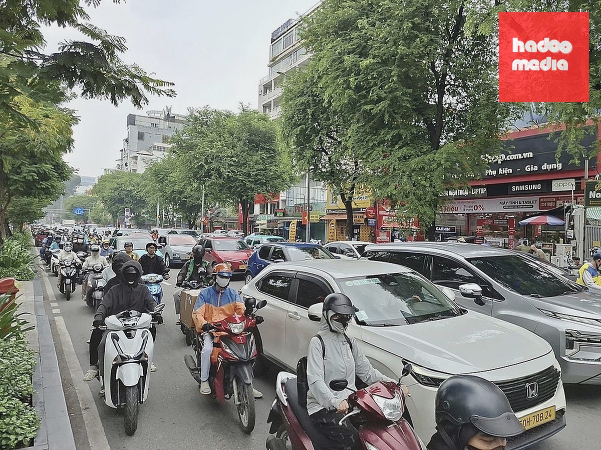 Xe ùn ứ trên đường Nguyễn Thị Minh Khai, đoạn gần công viên Tao Đàn, tháng 9/2026. Ảnh: Giang Anh
