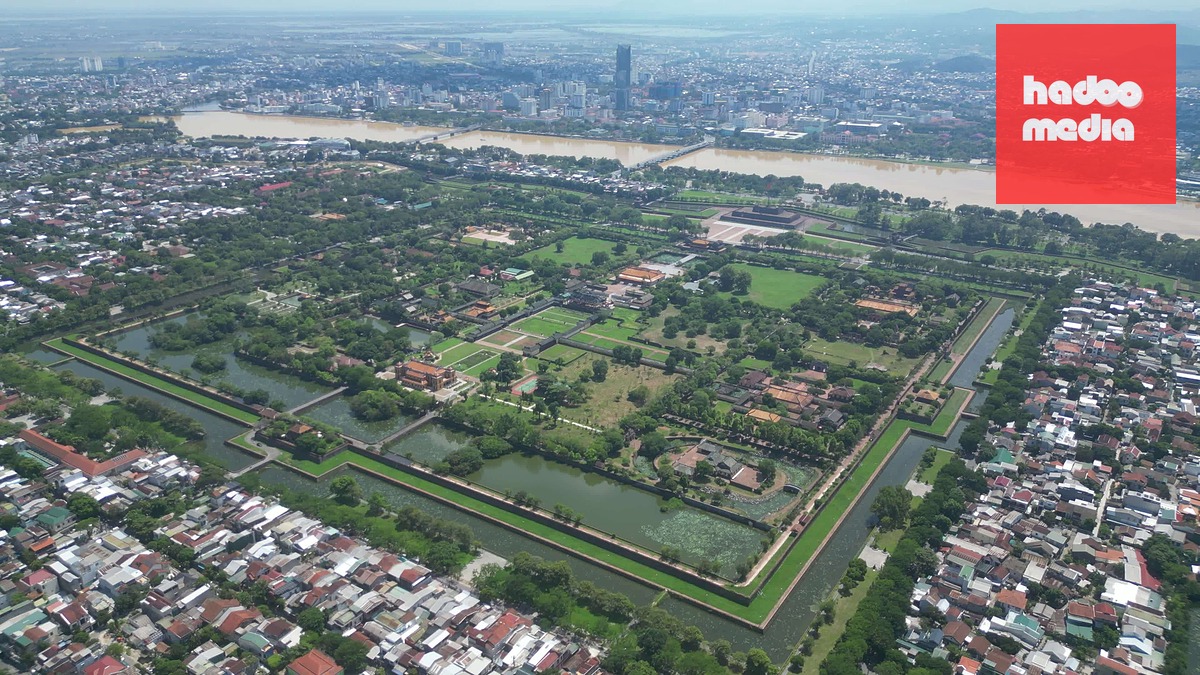 Tường Hoàng thành Huế chực chờ đổ sập