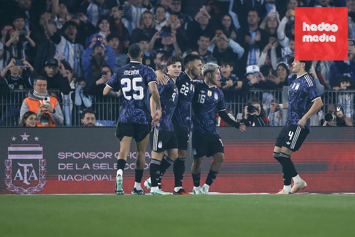 Argentina dễ dàng đè bẹp đối thủ. Ảnh: EPA.