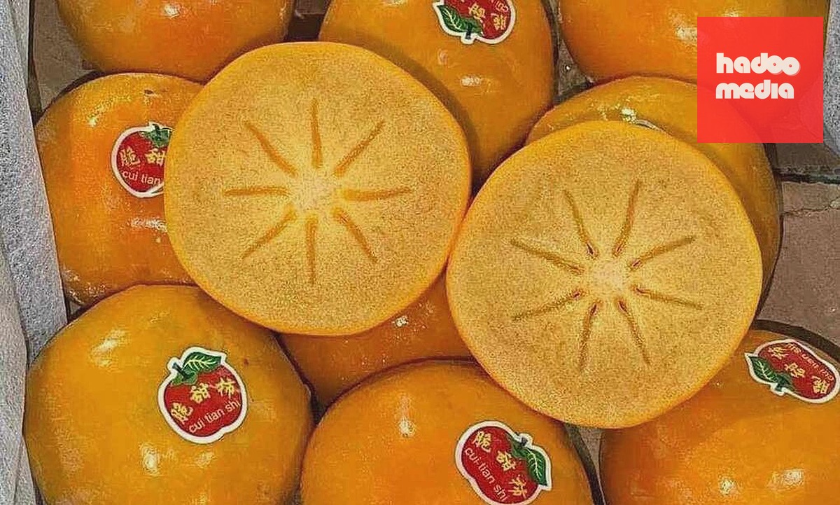 Hồng giòn socola được bán nhiều trên các cửa hàng oniline ở TP HCM và Hà Nội. Ảnh: Thu Hồng