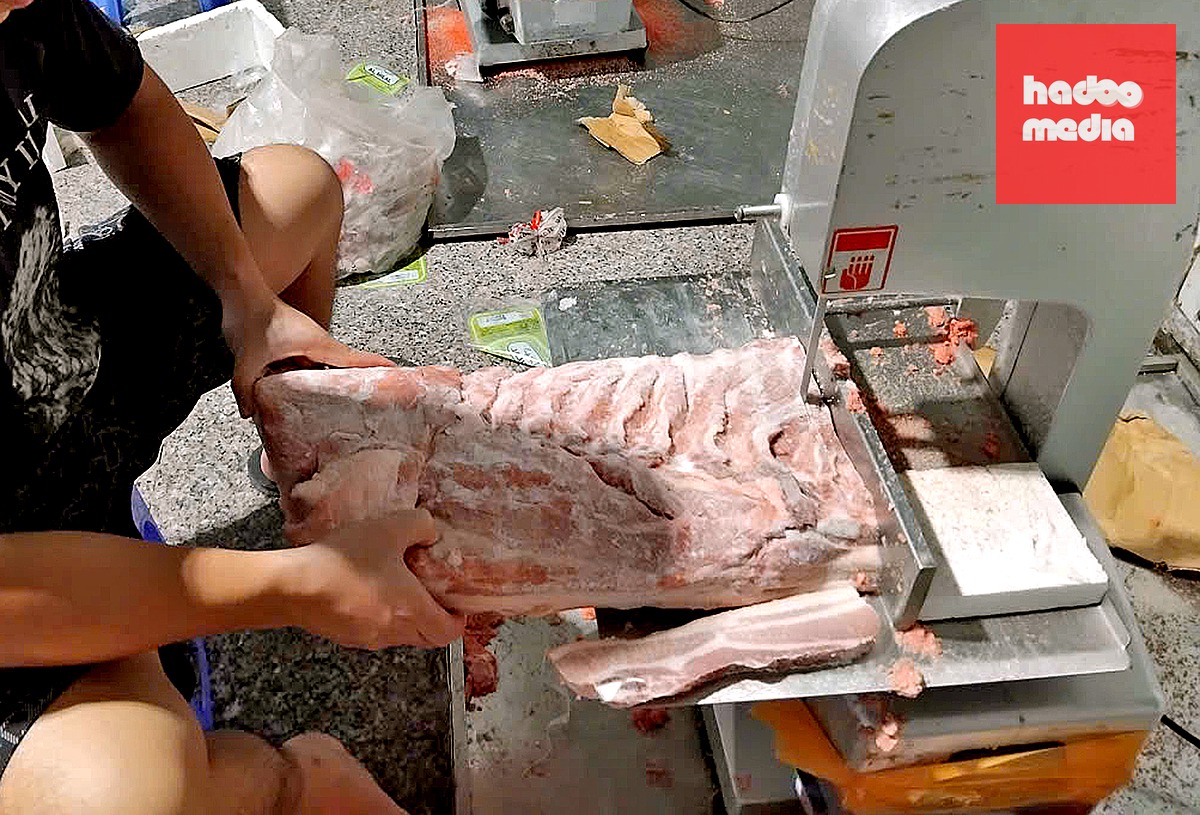 Thịt nhập siêu rẻ tràn ngập kho sỉ và chợ đầu mối Hà Nội: Thịt nhập đi đâu?