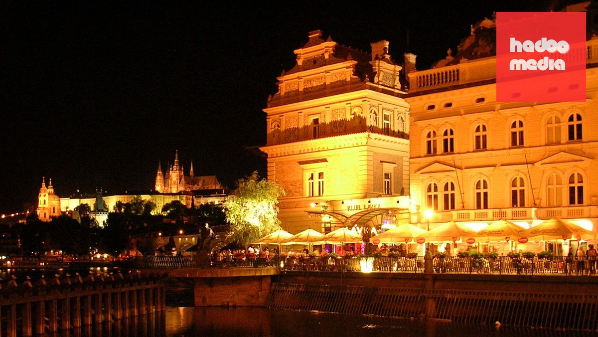 Quán Bar Lávka 36 Năm Tuổi Ở Praha Sắp Đóng Cửa