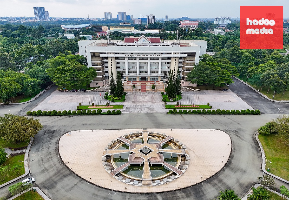 Đại học Quốc gia TP.HCM tổ chức thi tuyển phương án kiến trúc công trình Không gian văn hóa dân tộc tại khu quảng trường đại học - Ảnh: CHÂU TUẤN