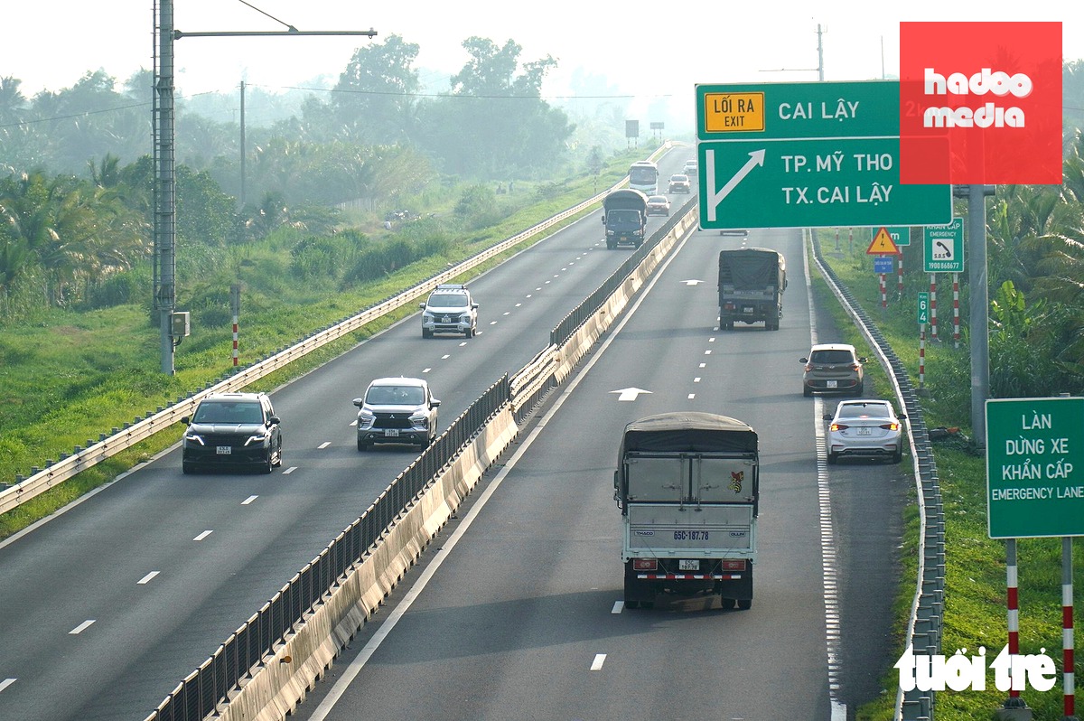 Đến nay, miền Tây đã có khoảng 311km đường cao tốc đã đưa vào sử dụng, trong ảnh là tuyến cao tốc Trung Lương - Mỹ Thuận - Ảnh: MẬU TRƯỜNG