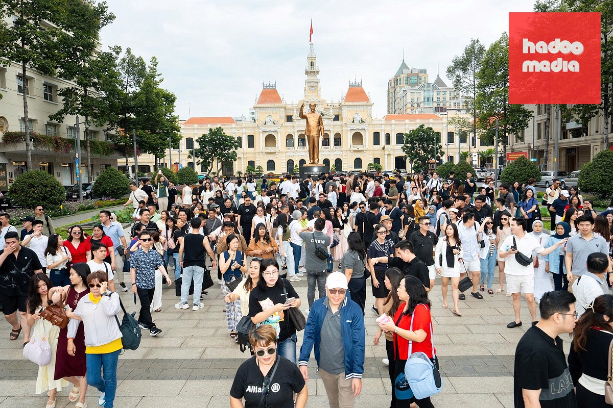Đoàn du khách MICE quốc tế gồm 890 thành viên từ Indonesia vào đầu tháng 5-2026, trở thành đoàn lớn đầu tiên nhận ưu đãi theo Nghị quyết 62/2025/NQ-HĐND. - Ảnh: HỮU HẠNH