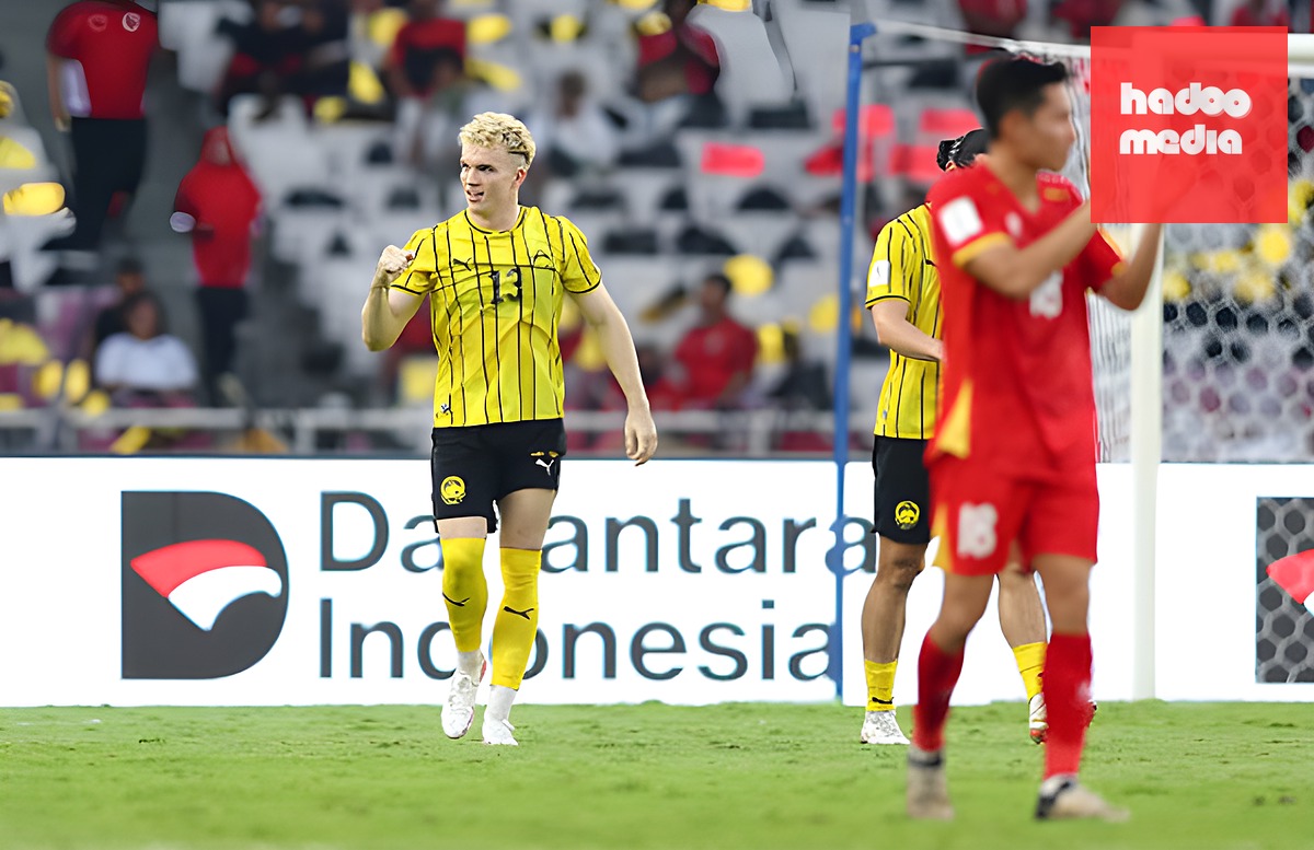 Tierney trừng phạt hàng thủ Việt Nam với pha sút xa đẳng cấp. Ảnh: Pakawich Damrongkiattisak - FIFA/FIFA via Getty Images.