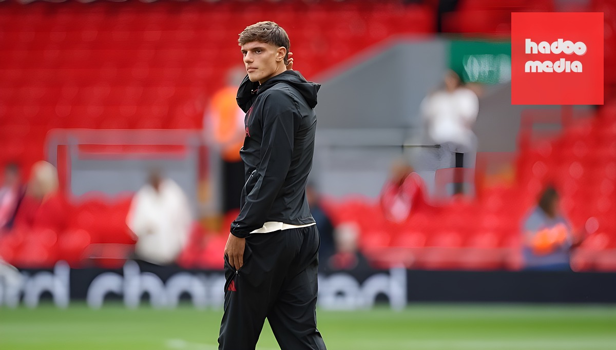 Liverpool sẽ không bán Giovanni Leoni. Ảnh: EPA.