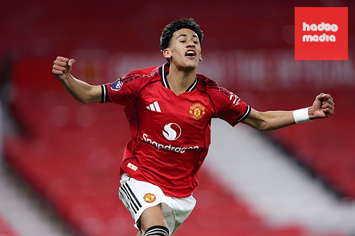 Dù tài năng đến đâu, JJ Gabriel không thể lớn hơn Man United. Ảnh: Alex Livesey/Getty Images