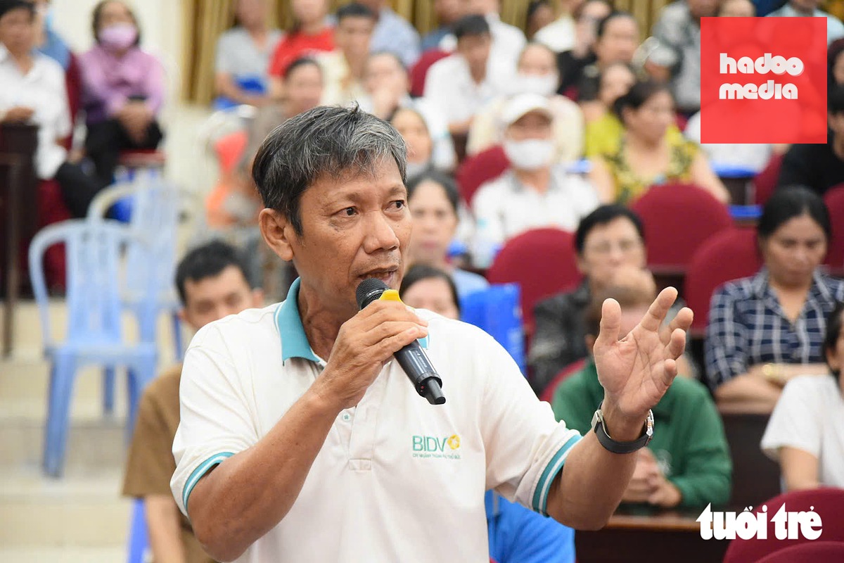 Ông Châu Hồng Sơn (sống trên đường Âu Dương Lân, phường Chánh Hưng) phát biểu tại hội nghị - Ảnh: TRÍ ĐỨC