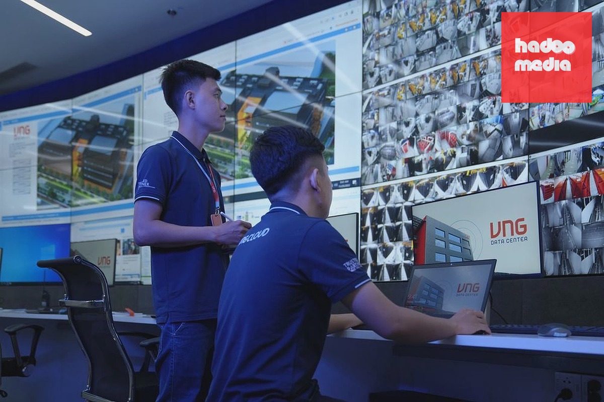 Nhân viên VNG làm việc trong trung tâm dữ liệu tại TP HCM. Ảnh: GreenNode