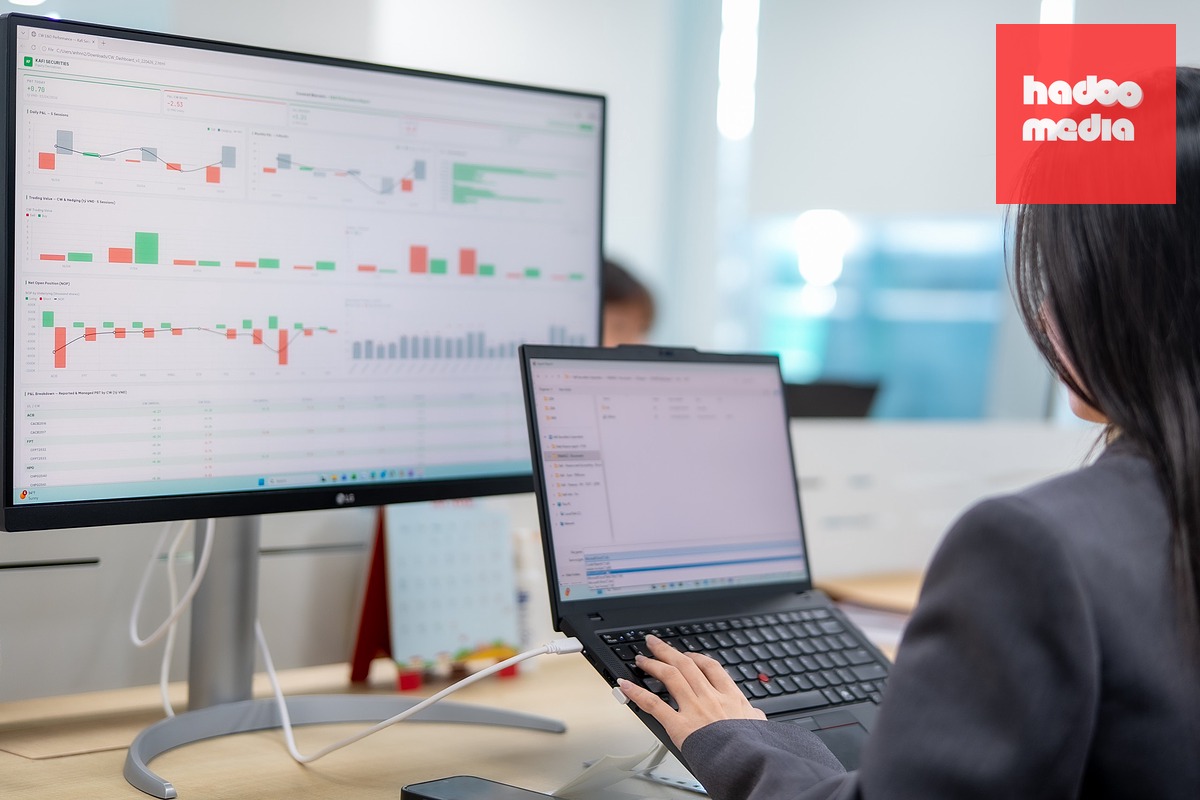 VN-Index phục hồi nhờ lực cầu bắt đáy - Ảnh: HỮU HẠNH