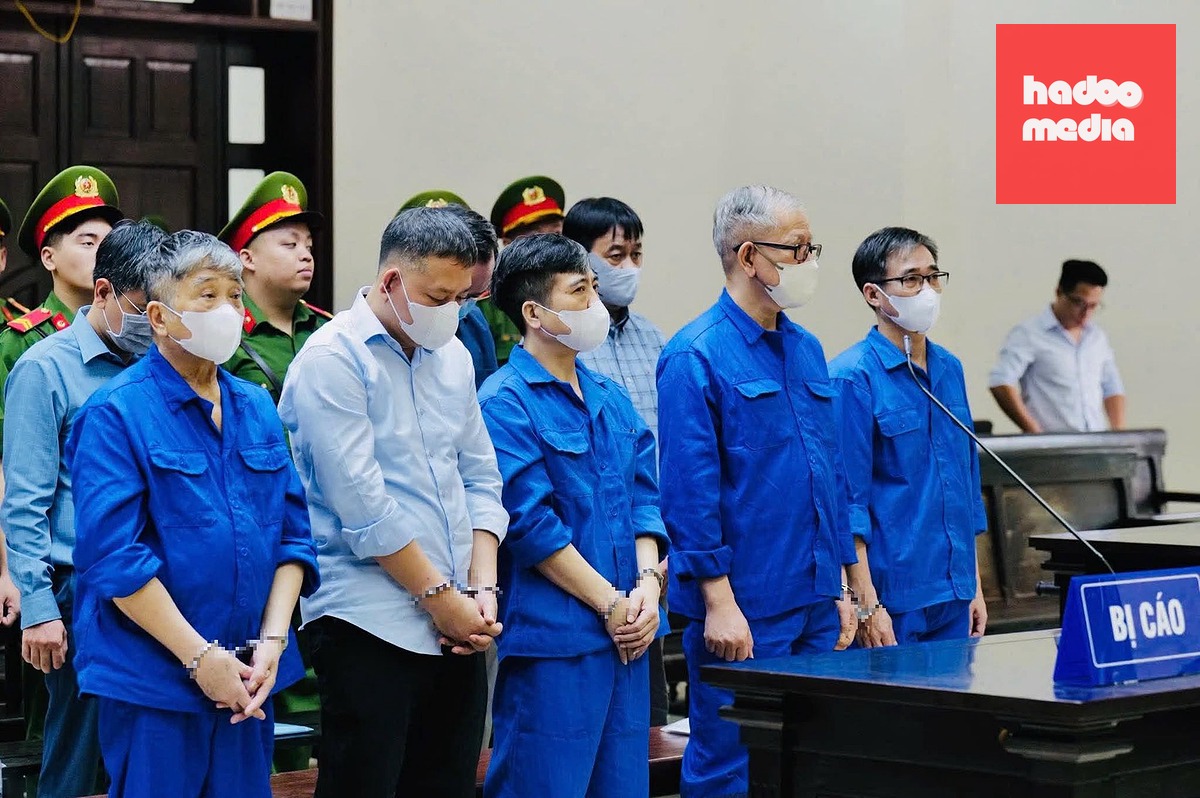 Các bị cáo tại phiên tòa phúc thẩm - Ảnh: DANH TRỌNG