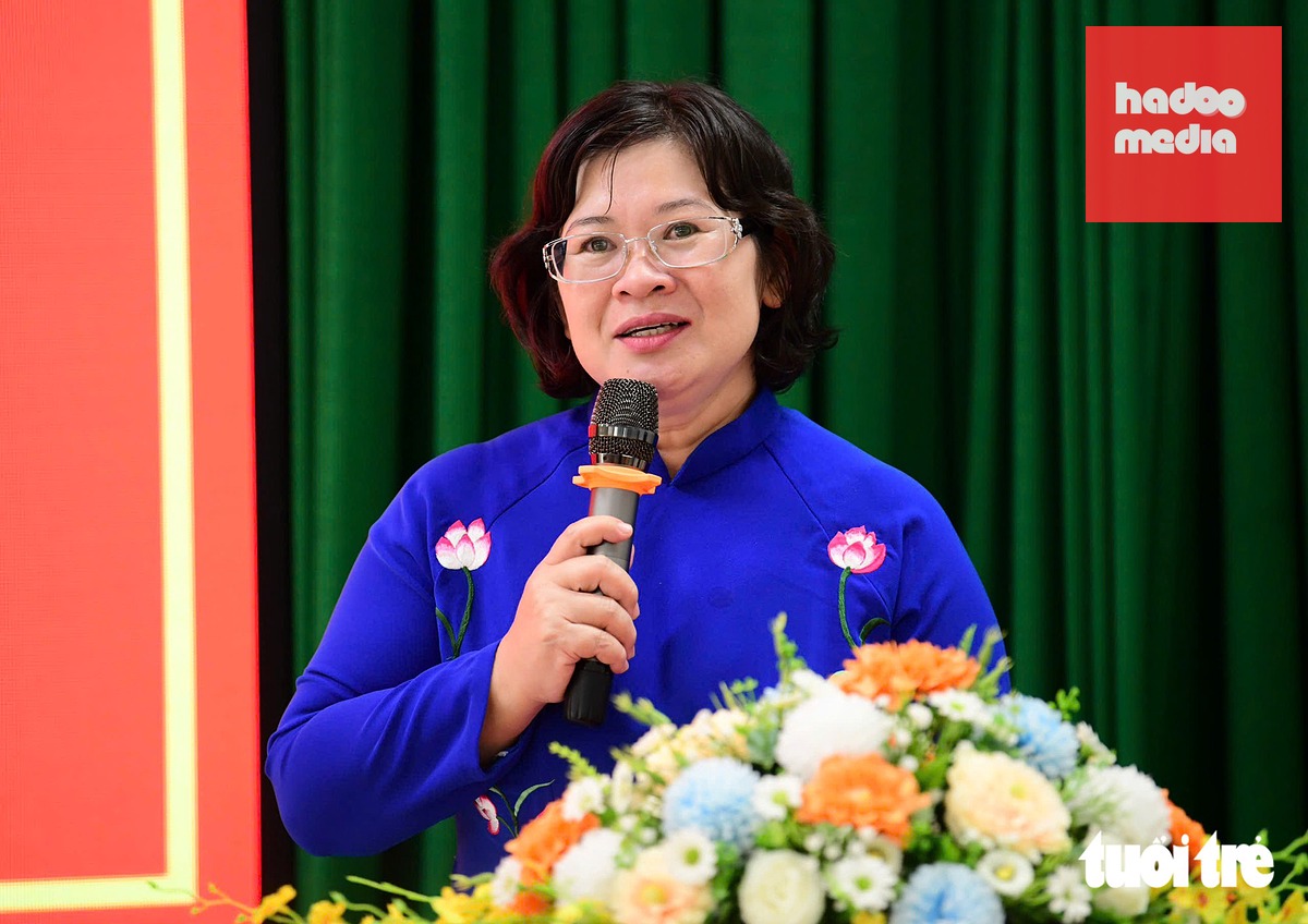 Phó bí thư Thành ủy TP.HCM Văn Thị Bạch Tuyết phát biểu tại buổi lễ - Ảnh: QUANG ĐỊNH