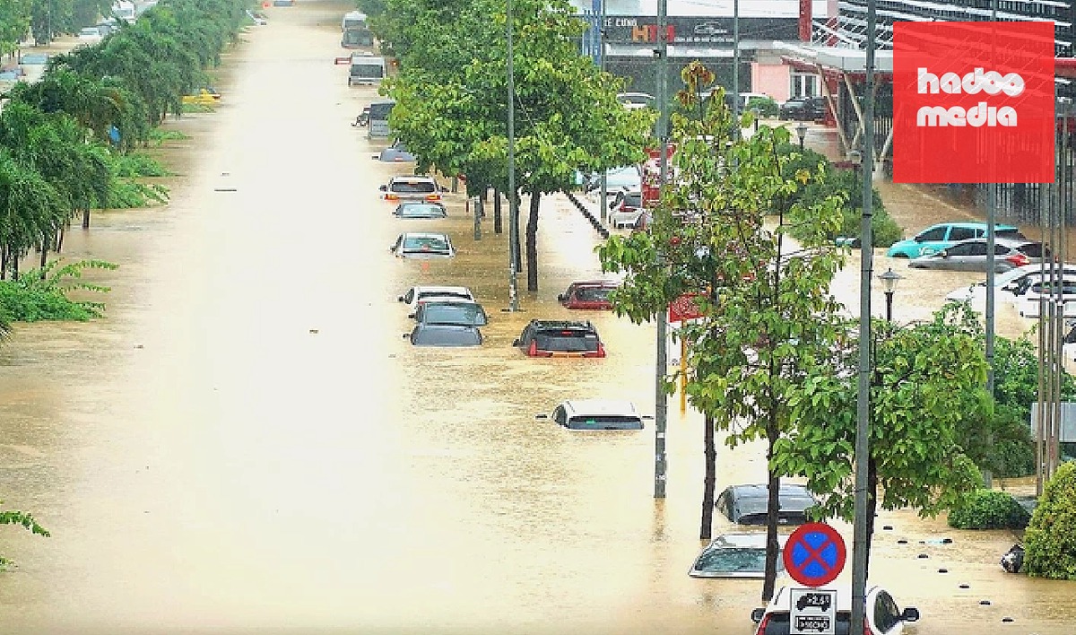 Khu vực Vĩnh Điềm Trung (phường Tây Nha Trang) ngập nặng trong đợt mưa lũ năm 2025 - Ảnh: NGUYỄN HOÀNG