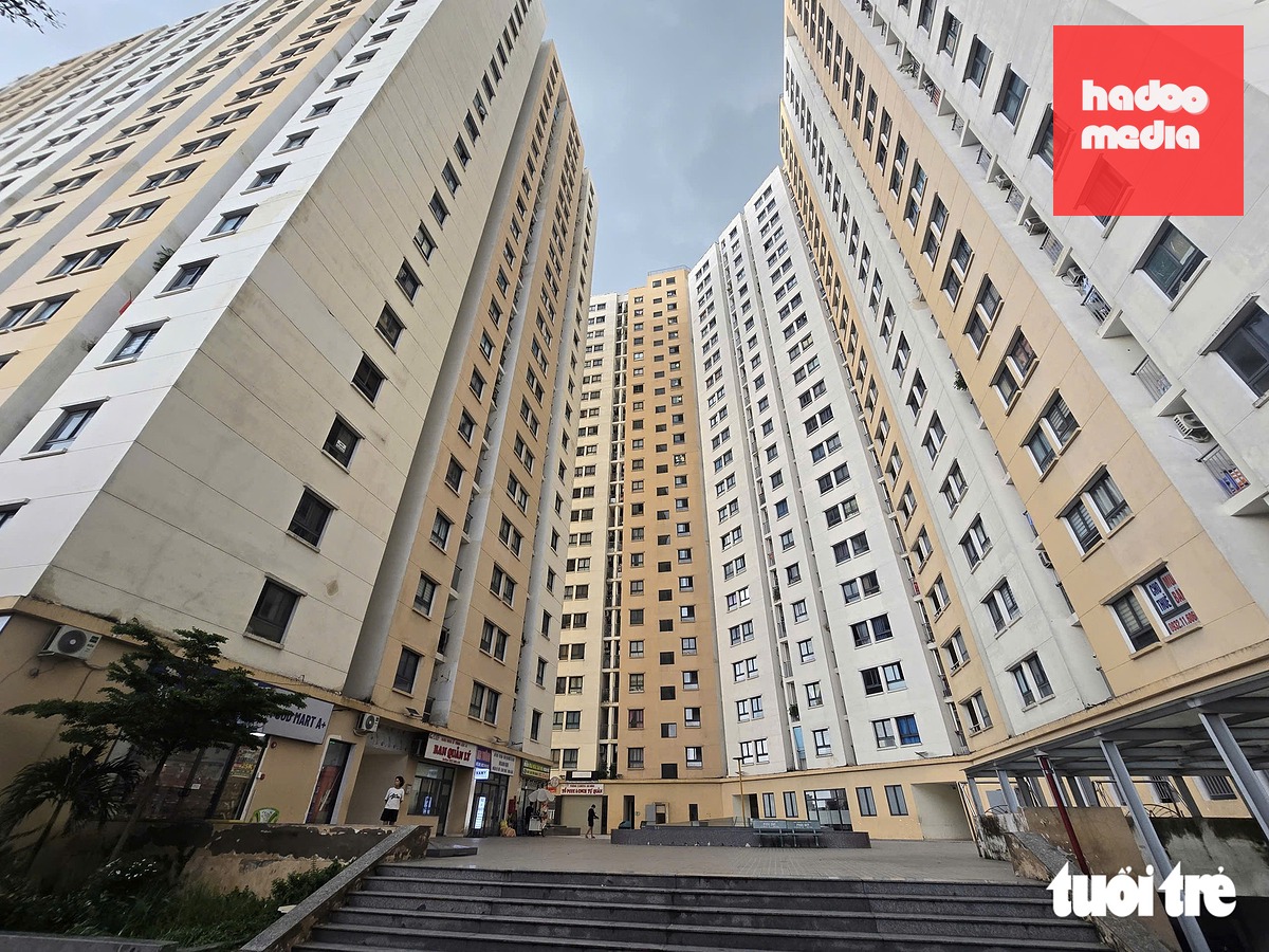 Một dự án nhà ở xã hội tại TP.HCM, căn 1 phòng ngủ có diện tích khoảng 38m2 nhưng đang được rao bán với giá gần 1 tỉ đồng/căn - Ảnh: CÔNG TRIỆU