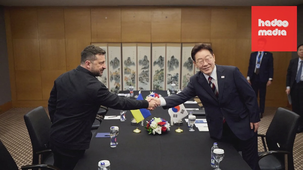 Ukrajinský prezident Volodymyr Zelenskyj při setkání se svým jihokorejským protějškem I Če-mjongem v červenci 2026 v Ankaře