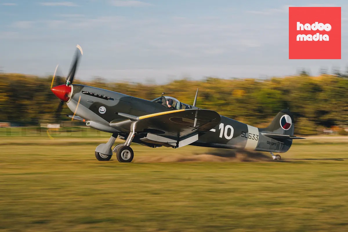 Chiếc Spitfire lịch sử của Tiệp Khắc hạ cánh tại Praha, sân bay Točná chuẩn bị sự kiện đặc biệt