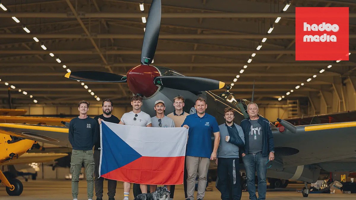 Chiếc Spitfire lịch sử của Tiệp Khắc hạ cánh tại Praha, sân bay Točná chuẩn bị sự kiện đặc biệt