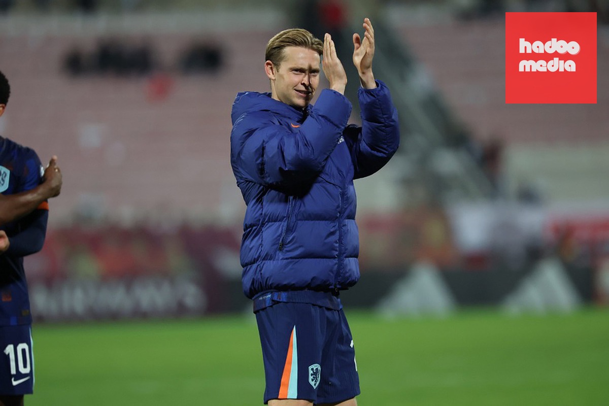 De Jong sẽ đến Chelsea thi đấu? Ảnh: EPA.
