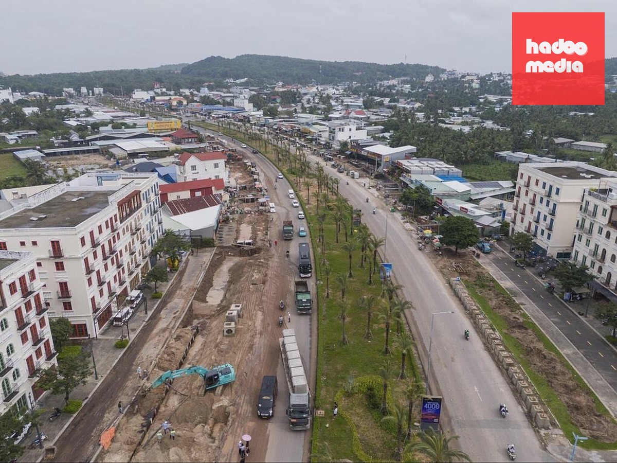 Công trường tuyến đường tỉnh ĐT.975. Ảnh: Phương Linh